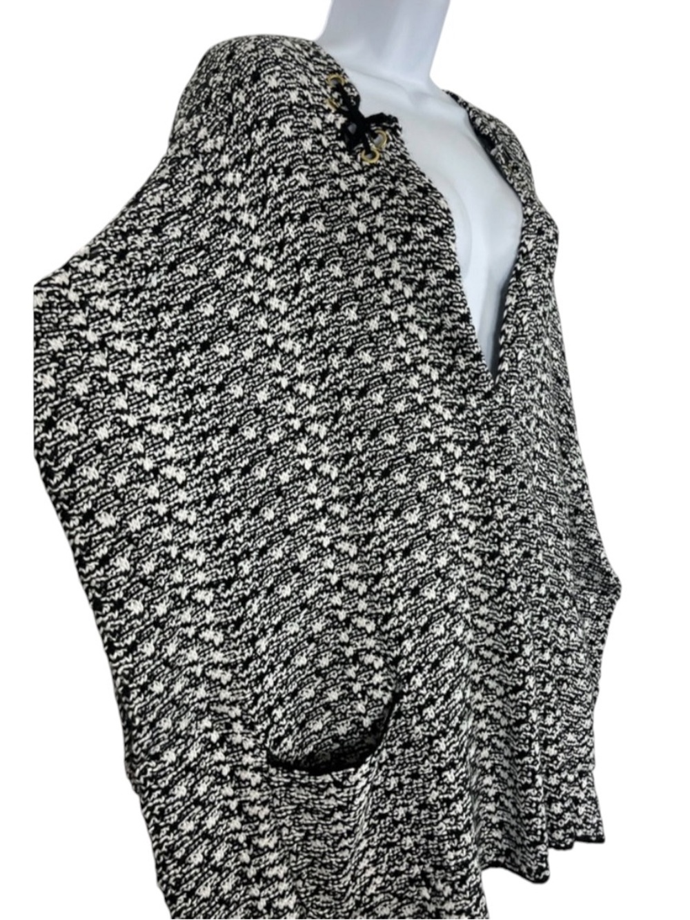 Chico’s OS Black White Monochrome Knit Cardigan Lace Up Neck Sweater SzOS - Picture 3 of 7